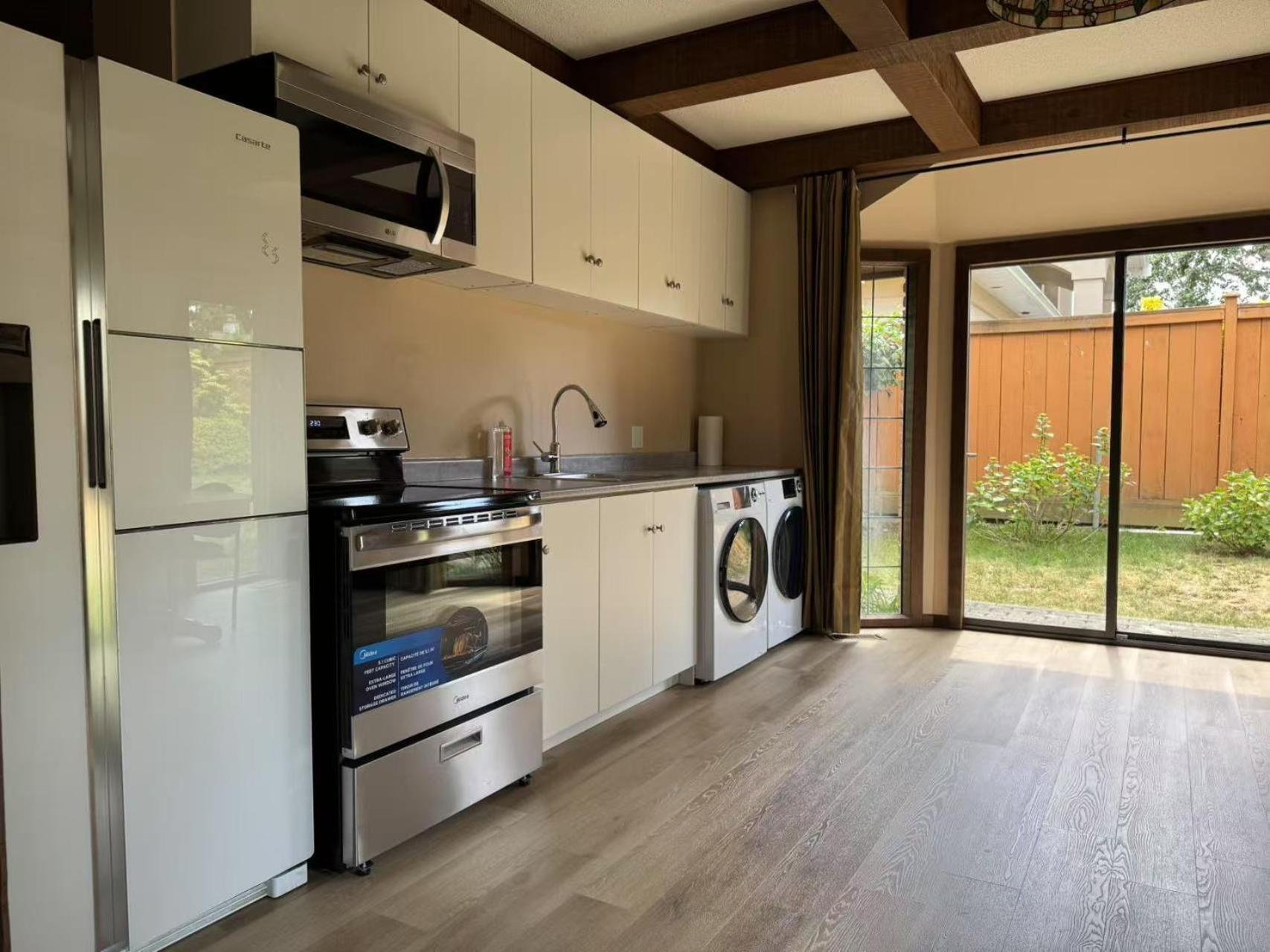 Jason House - Immaculate In A Quiet Seaside Neighbourhood Near Uvic Gasthof *