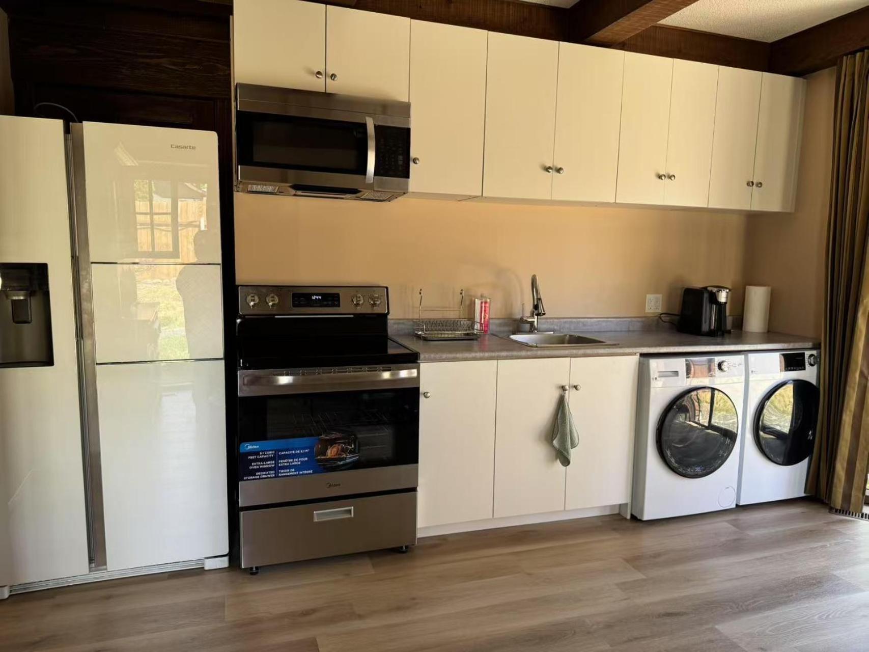 Jason House - Immaculate In A Quiet Seaside Neighbourhood Near Uvic Gasthof Victoria