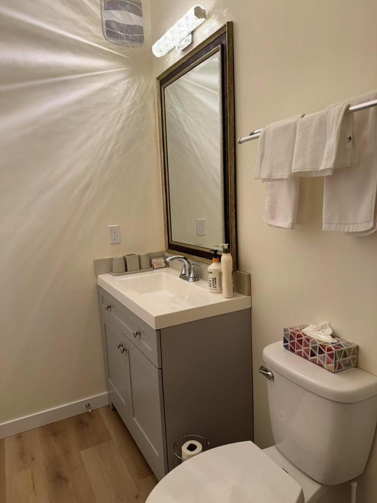 Jason House - Immaculate In A Quiet Seaside Neighbourhood Near Uvic Gasthof Victoria