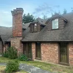 Jason House - Immaculate Suites In A Quiet Seaside Neighbourhood Near Uvic