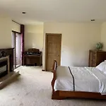 Jason House - Immaculate Suites In A Quiet Seaside Neighbourhood Near Uvic