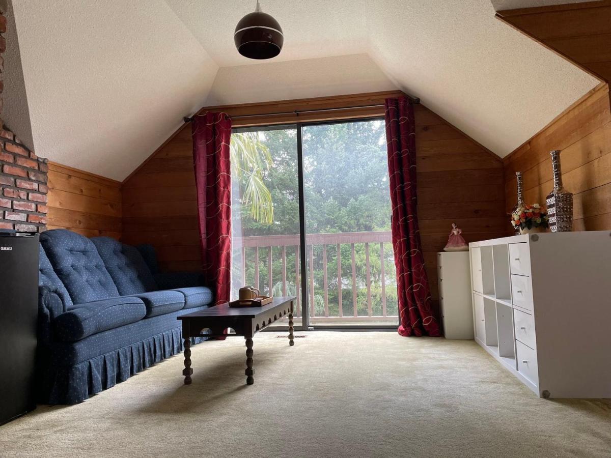 Jason House - Immaculate In A Quiet Seaside Neighbourhood Near Uvic Affittacamere